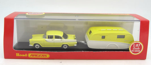 1:87 diecast 1960 FB sedan with caravan